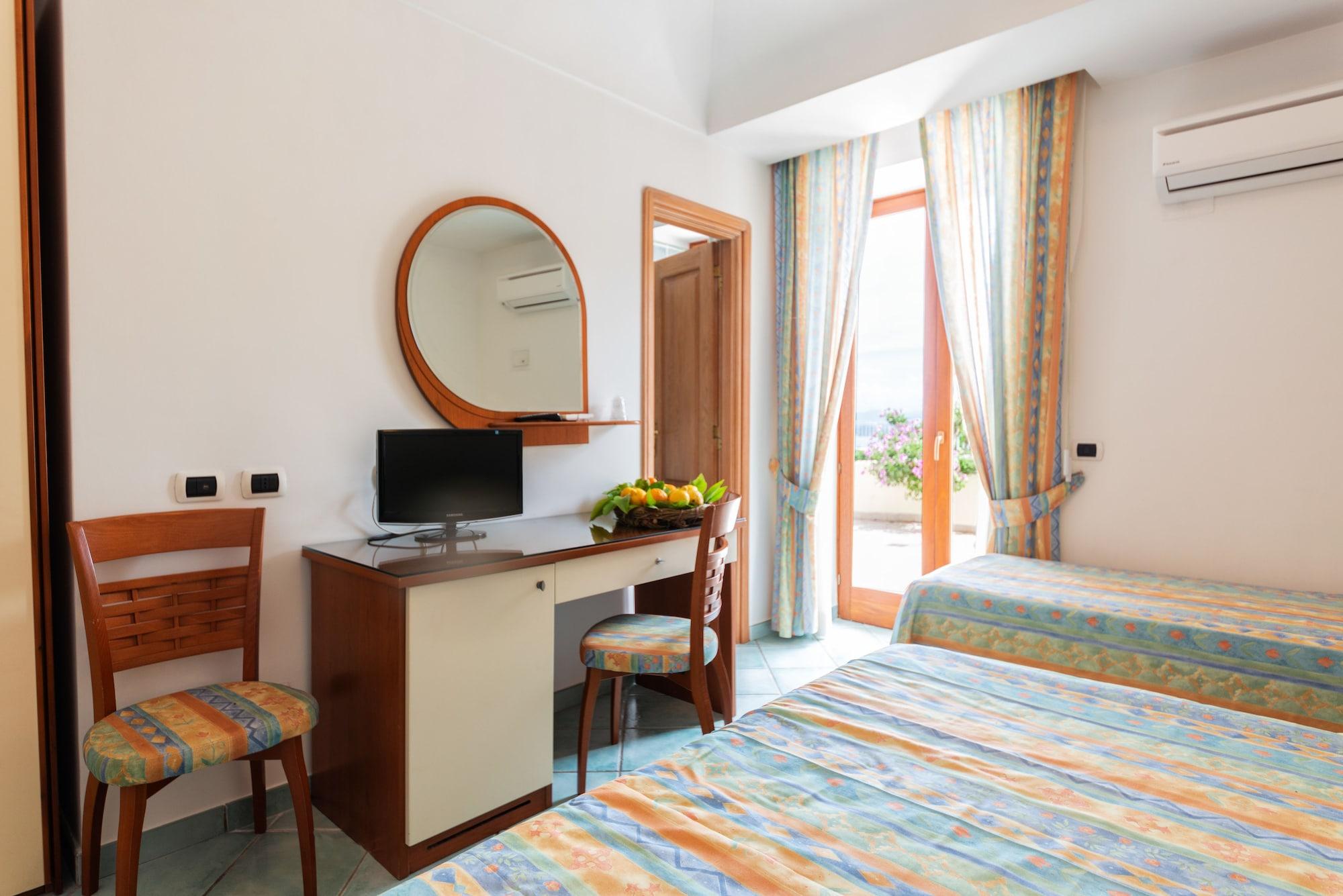 La Capannina - Hotel & Apartments Искья Экстерьер фото