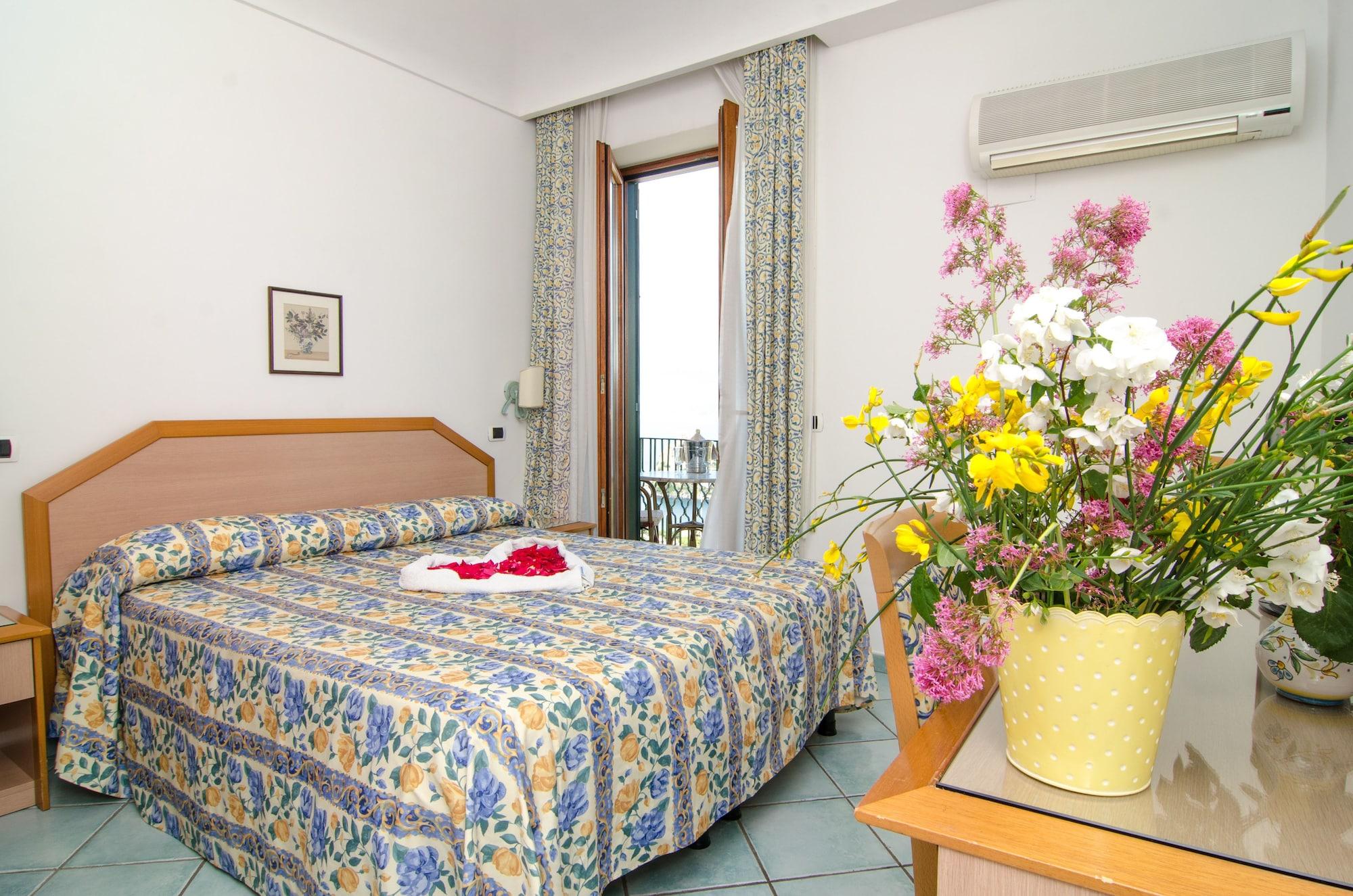 La Capannina - Hotel & Apartments Искья Экстерьер фото