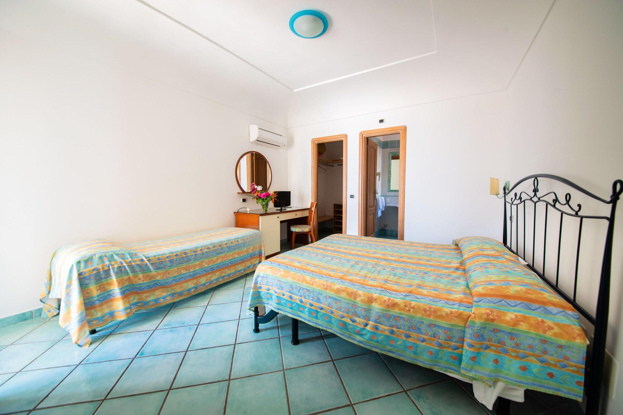 La Capannina - Hotel & Apartments Искья Экстерьер фото