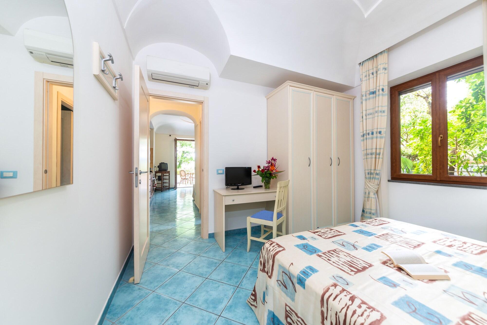 La Capannina - Hotel & Apartments Искья Экстерьер фото