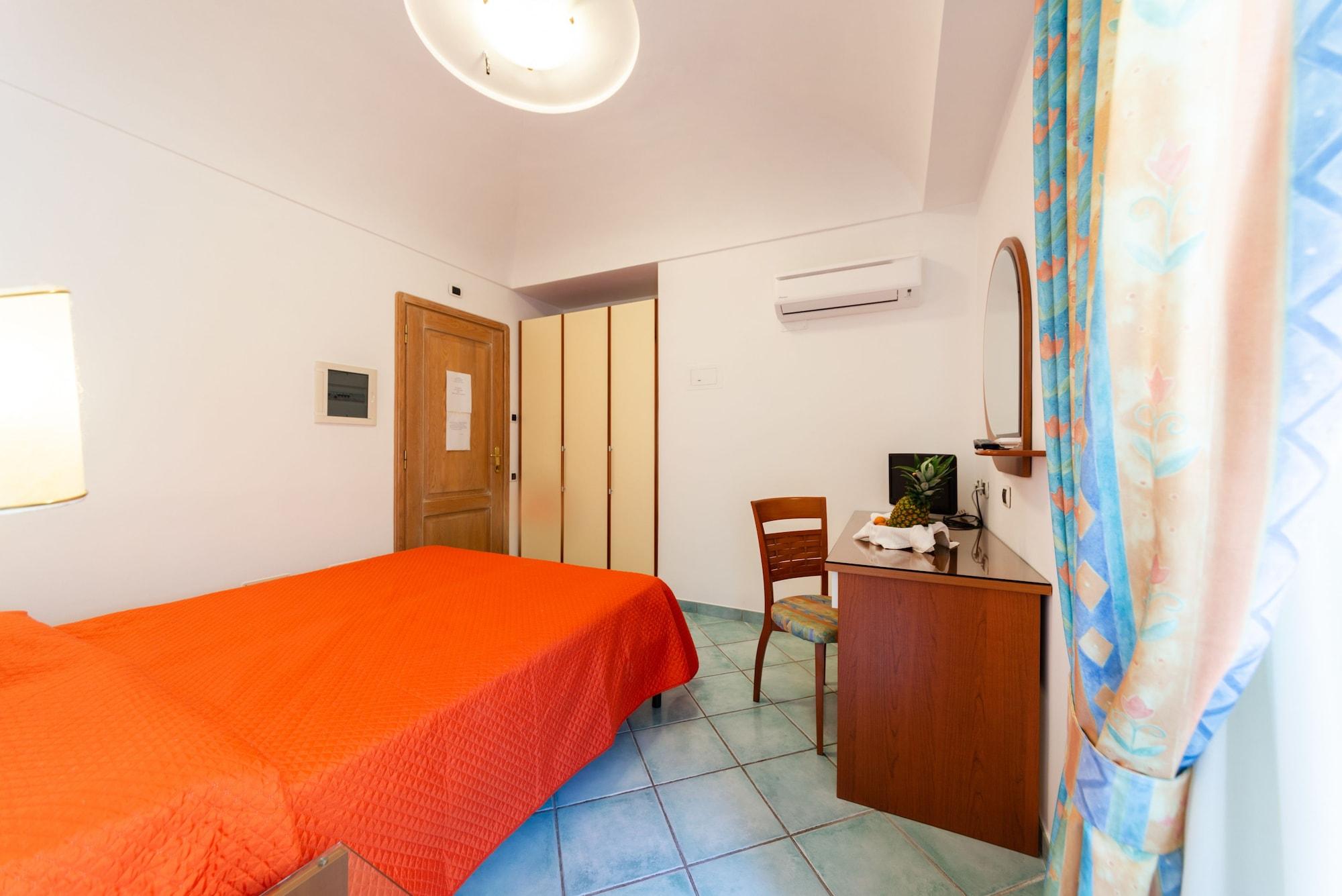 La Capannina - Hotel & Apartments Искья Экстерьер фото