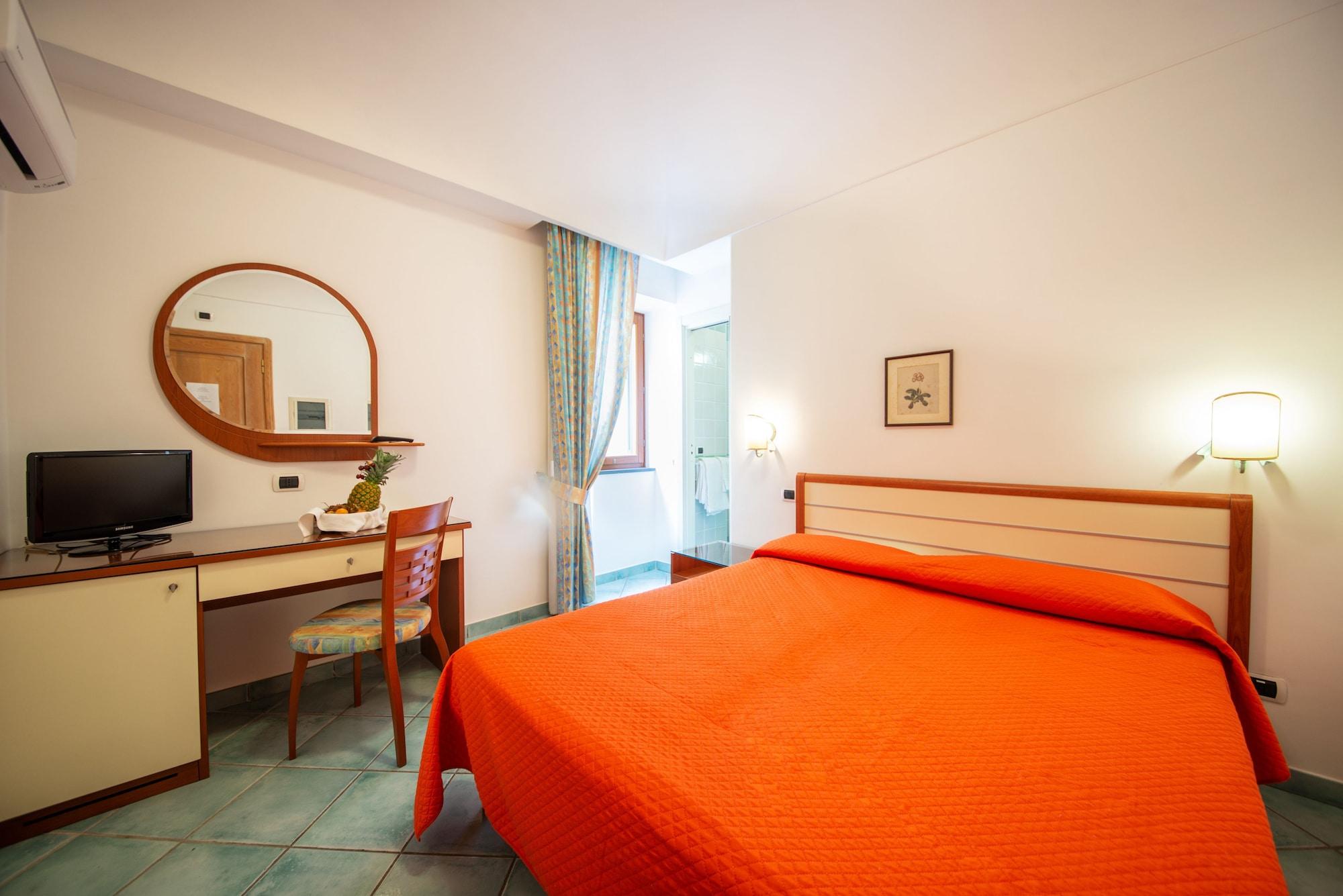 La Capannina - Hotel & Apartments Искья Экстерьер фото