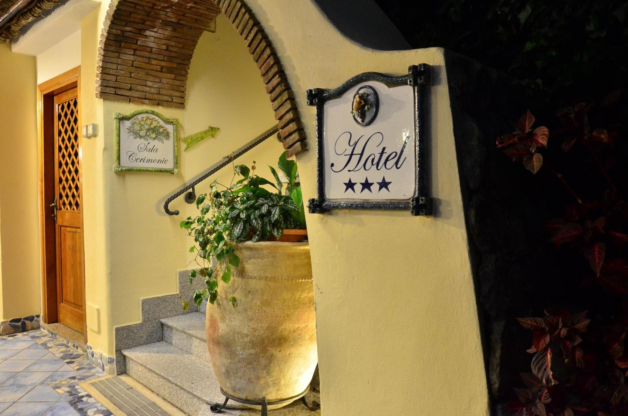 La Capannina - Hotel & Apartments Искья Экстерьер фото