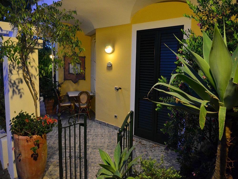 La Capannina - Hotel & Apartments Искья Экстерьер фото